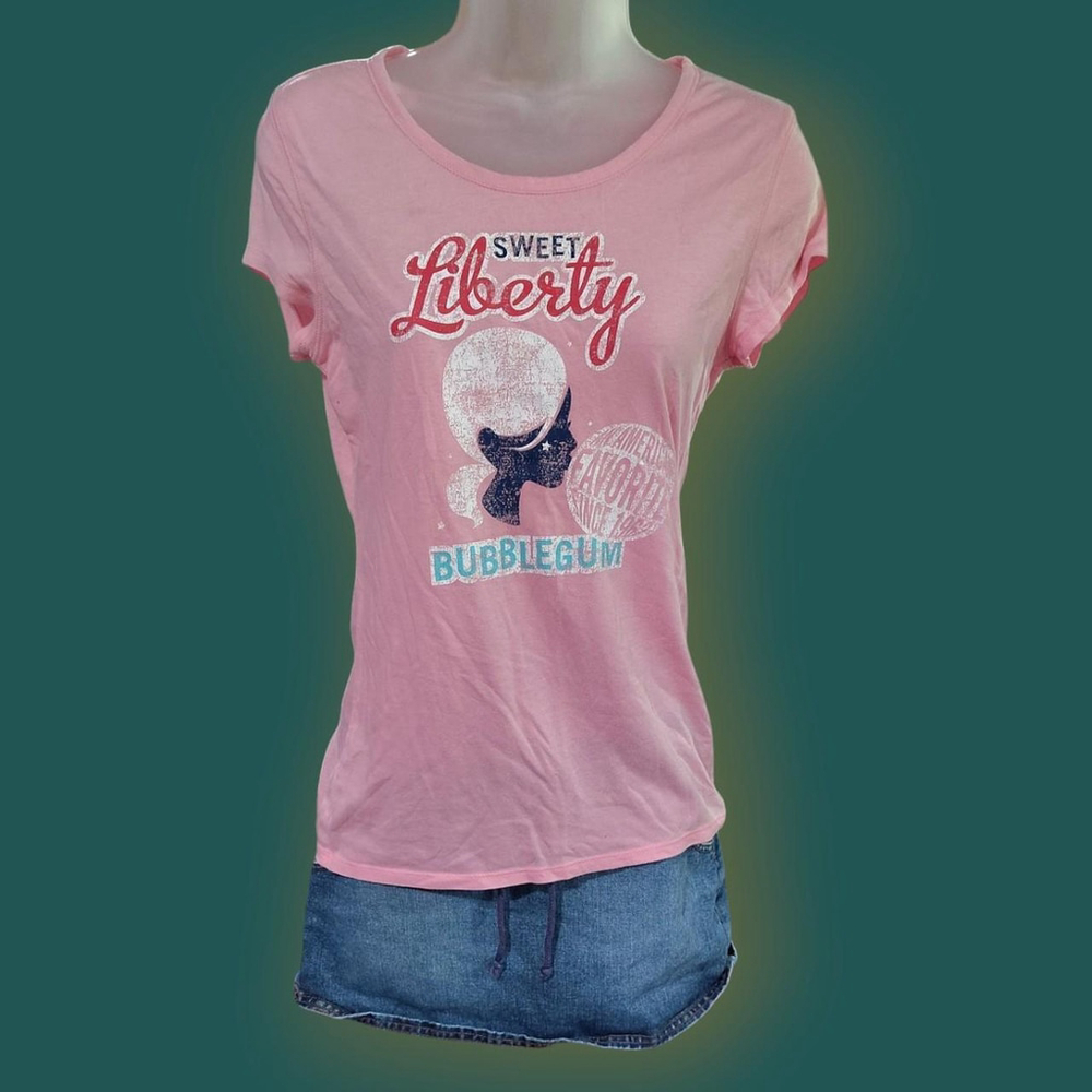 VINTAGE SWEET LIBERTY BUBBLEGUM GRAPHIC TEE